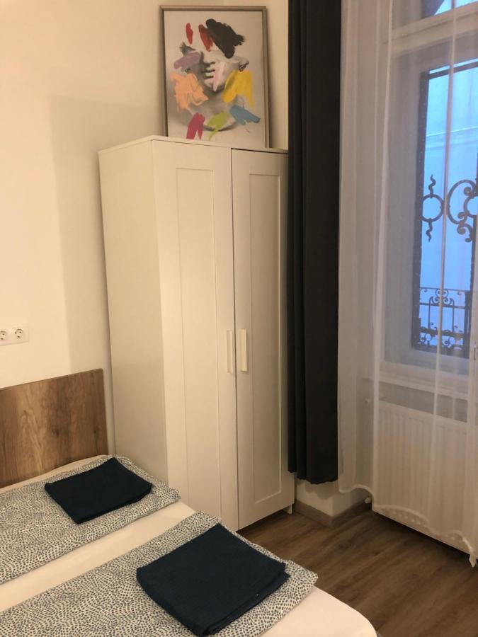 Omega Apartments บูดาเปสต์ ภายนอก รูปภาพ